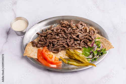 shawarma bœuf plat traditionnel Libanais