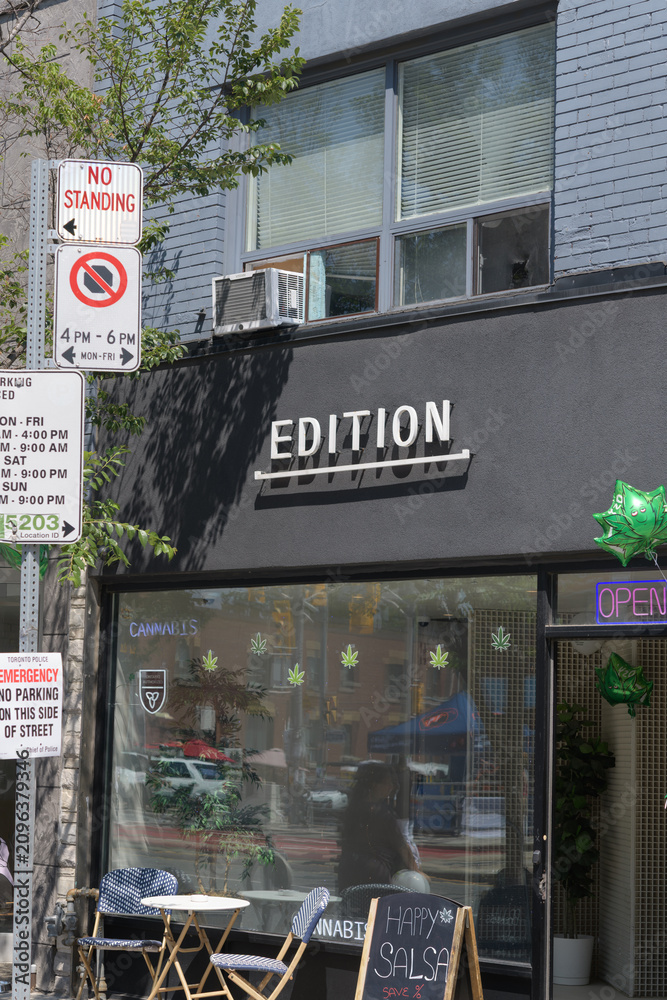 Obraz premium exterior of Edition X - Cannabis Dispensary located at 764 St Clair Av W, Toronto