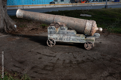 Принти на полотні English Cannon From the 1800's on a Wooden and Metal Carriage.