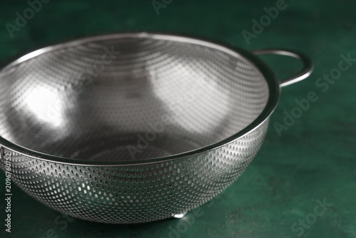 Stainless steel colander wi...