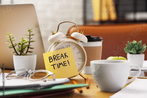 Alarm clock and sticky note...