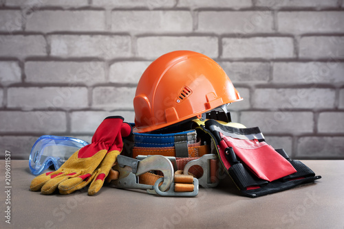 Industrial safety equipment to protect personal safety.