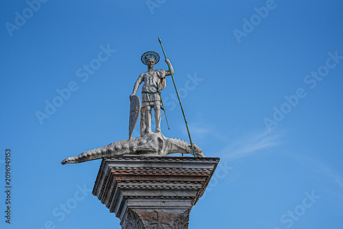 statue of liberty in paris