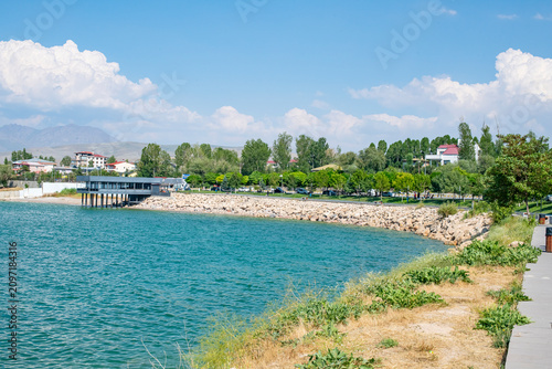 Foto Edremit, a district of Van province, stands out as a place with beautiful scenery situated on the shores of Lake Van