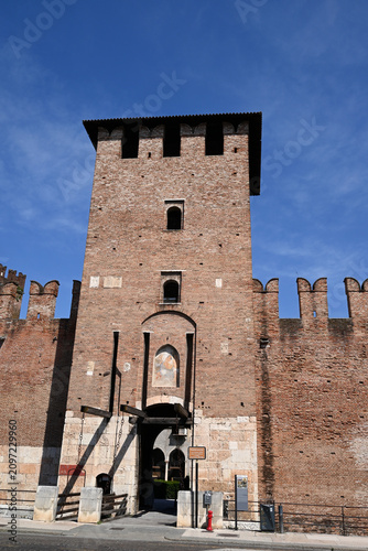 Entrée du Castelvecchio dans la ville de Vérone