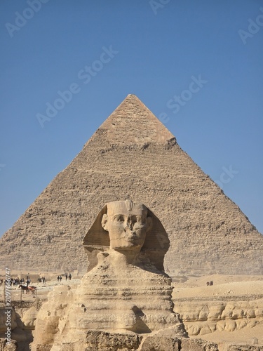 Sphinx and the Great Pyramid of Giza, Cairo, Egypt