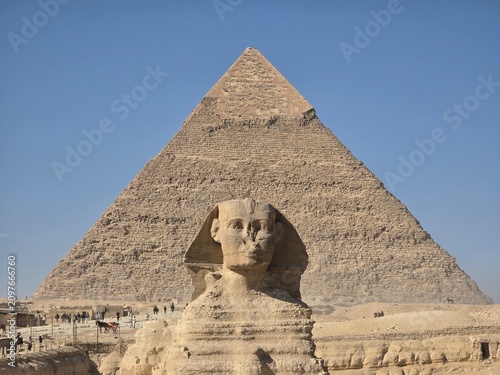Cuadro en lienzo Sphinx and the Great Pyramid of Giza, Cairo, Egypt