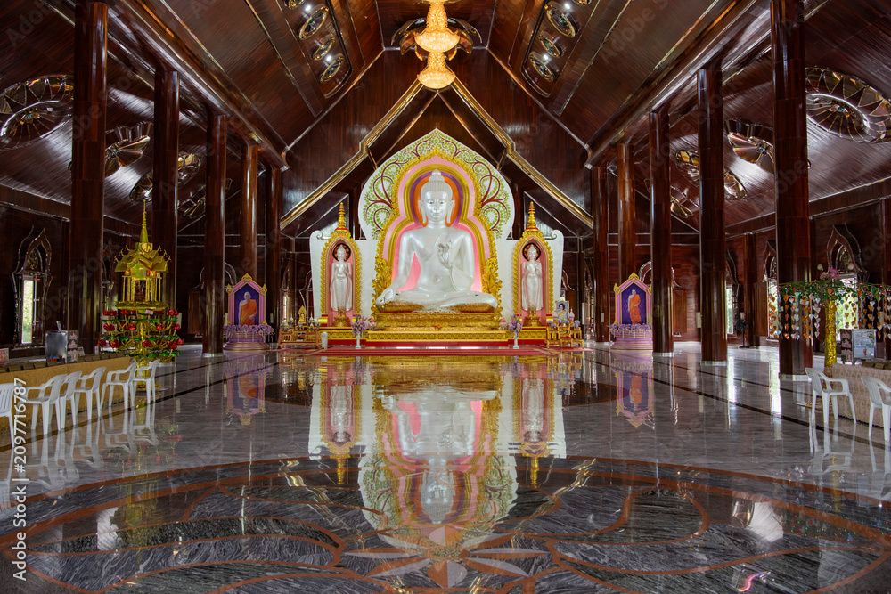 Obraz premium THAILAND SARABURI WAT PHRA PHUTTHA SEANG THAM