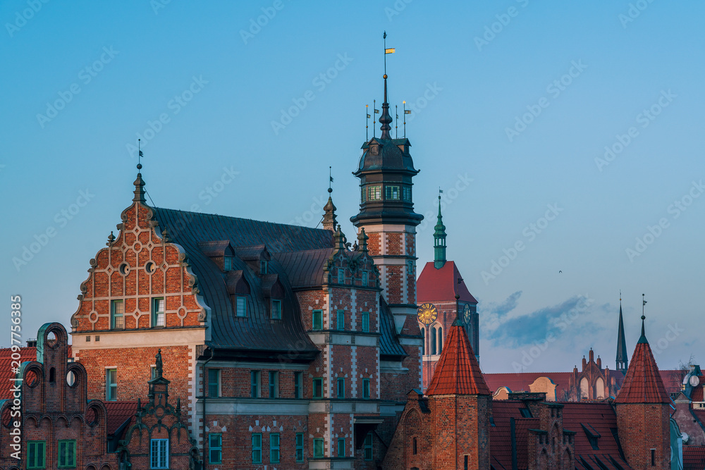 Obraz premium Panoramic view over the rooftops of the Old Town of Gdańsk, Poland.