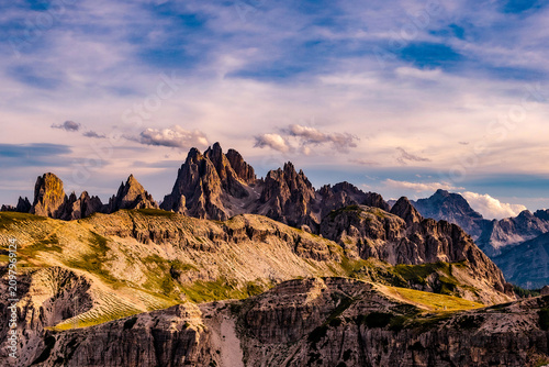 Cadini di Misurina widoczne od strony Tre Cime di Lavaredo, Dolomity