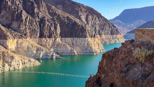 Tableau sur toile Elevated view of Lake Mead reservoir with turquoise water and prominent bathtub