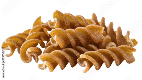 Fotografía Pile of whole wheat fusilli pasta spirals, isolated on transparent background