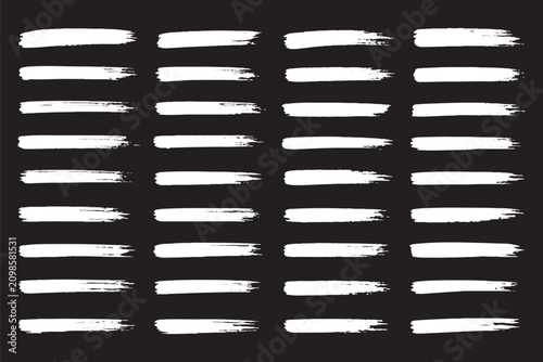 Bild auf Leinwand Black highlighter brush stroke lines set for underline banners, dry paint marker stripes, rough grunge ink smears and bold hand drawn highlight elements