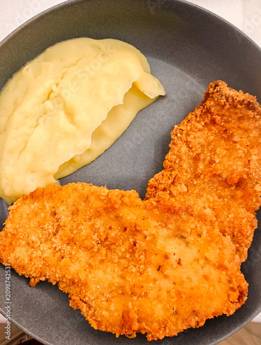 Crispy Breaded Schnitzel with Mashed Potatoes