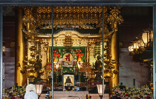 Foto Altar of the goddess Kannon at Senso-ji Temple in Asakusa, Tokyo, Japan