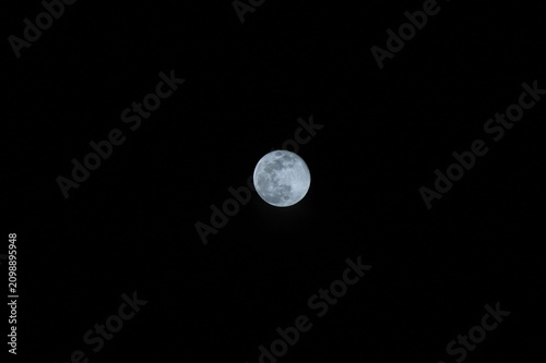 Cuadro en lienzo luna