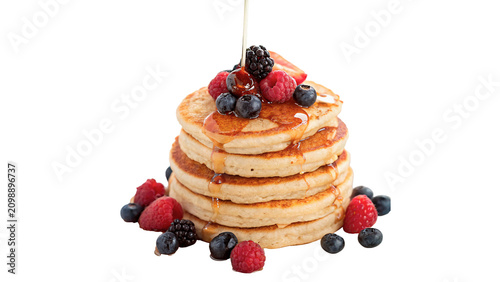 Foto Stack of delicious sweet pancakes with fresh berries and syrup isolated on trans