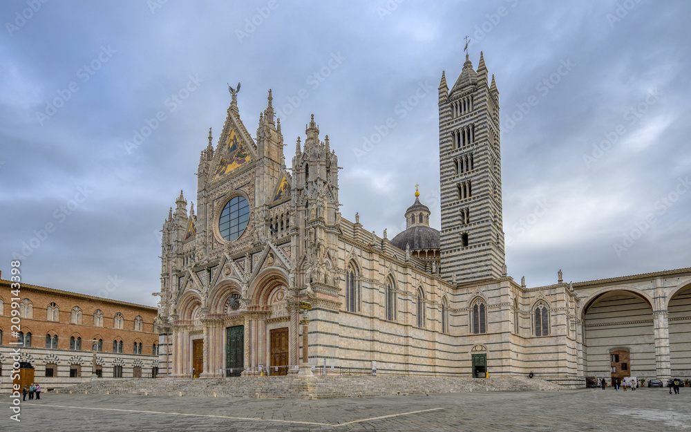 Obraz premium Siena, Italy- 14th April 2026 - A view of the Siena Cathedral or Duomo di Siena