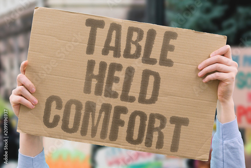 Foto "Table Held Comfort" The booth provided safety