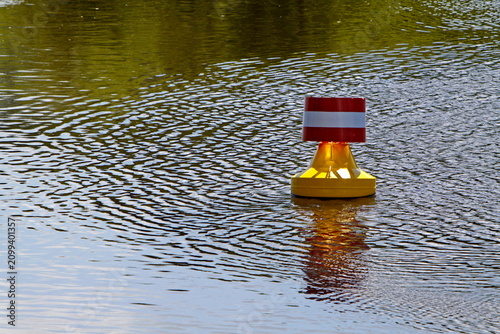Boje in der Weser bei Hameln