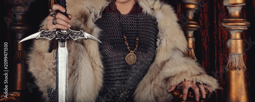 Foto Exploring the Rich Tapestry of Medieval Life Within a Grand Castle Setting
