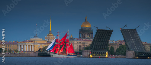 Photos Saint-Petersburg, Russia - June 12, 2026, panoramic view of Neva River with a ship with scarlet sails, with Palace Bridge, St