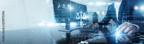 Foto Legal consultant working on computer for legaltech