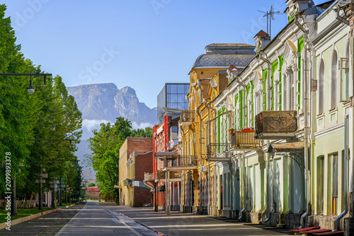 Schilderij op canvas Summer morning on the Prospekt Mira street in Vladikavkaz, North Ossetia - Alani
