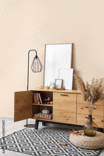 Wooden chest of drawers, fl...