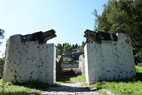 Canvas Print Partisan Memorial Cemetery – Yugoslav Modernist Memorial Spomenik in Mostar, Bos