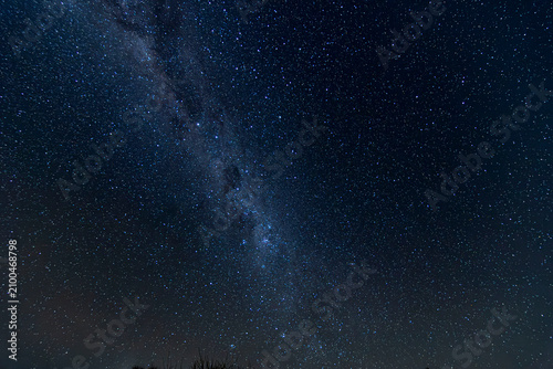 Bild auf Leinwand cielo nocturno sobre el paisaje natural de Chile