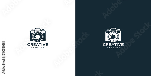 Quadro su tela Elegant and minimalist camera icon symbolizing the art of photography and visual