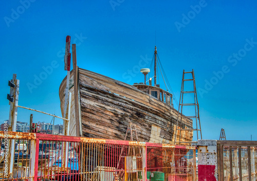 Принти на полотні Repair of a wooden boat in dry dock