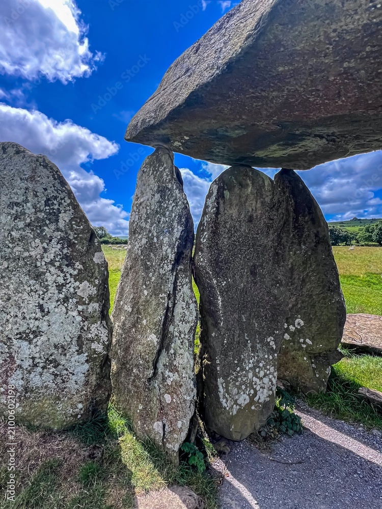 Photos Stone structure