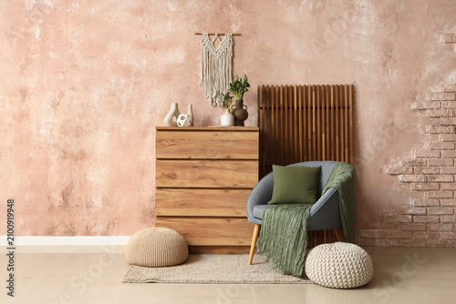 Boho chic living room inter...
