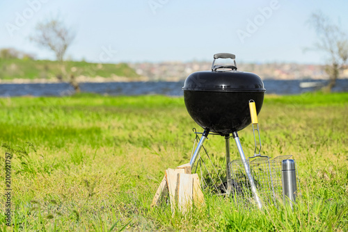 Metal brazier with grate, f...