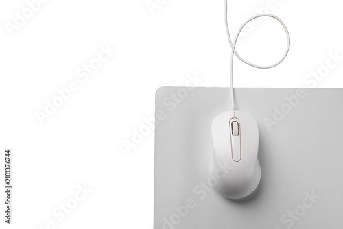Foto Wired Computer Mouse With Mousepad Isolated On Transparent Background