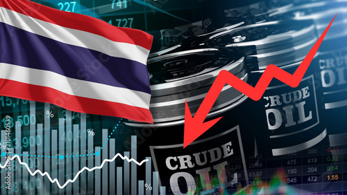 Fotografía A barrel of crude oil, the Thailand flag, and a red arrow illustrate the drop in Thailand's oil prices, relating to market fluctuations, resource supply chain security, and global energy inflation