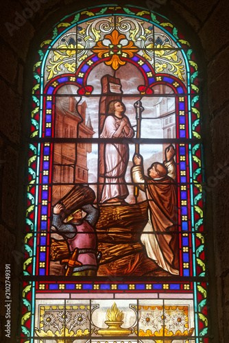 Foto Vitrail représentant le supplice au bûcher de Jeanne d'Arc