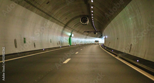 Tunnel sur une autoroute vaudoise