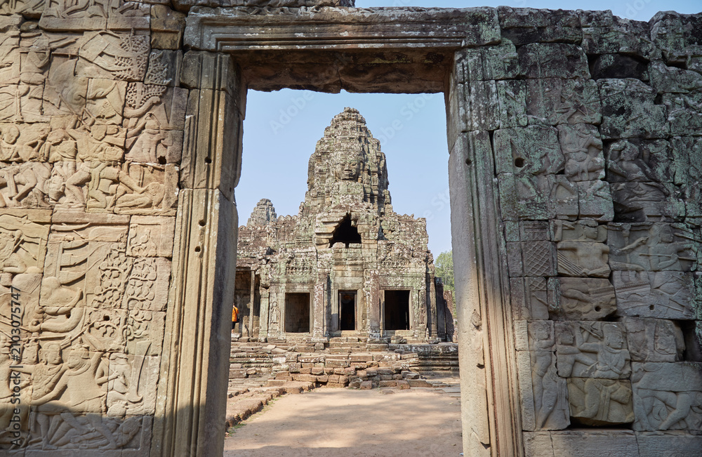 Fototapeta premium The stunning Bayon Temple in Angkor, Cambodia, known for its many smiling faces