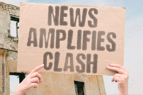 Canvastavla "News Amplifies Clash" Media magnifies the conflict