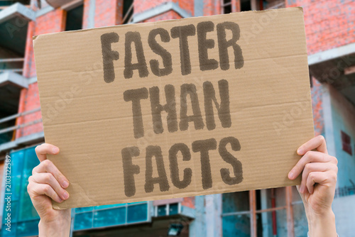 Foto "Faster Than Facts" Rumor outpaces the truth