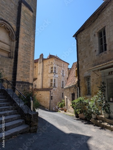 Cuadro en lienzo Scenic historic street view next to the abbey church featuring a prominent Renai