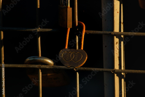 Obraz na płótnie old lock. Love lock, love that lasts