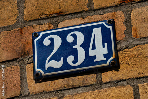 Hausnummer 234