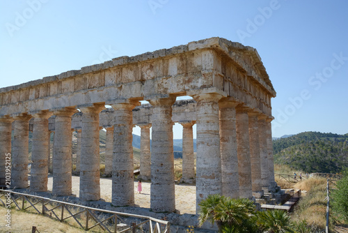 Fotografie Temple de Ségeste - Parc archéologique de Ségeste - Sicile - Italie