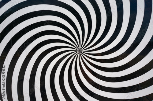 hypnotic black and white spiralswirl illusion