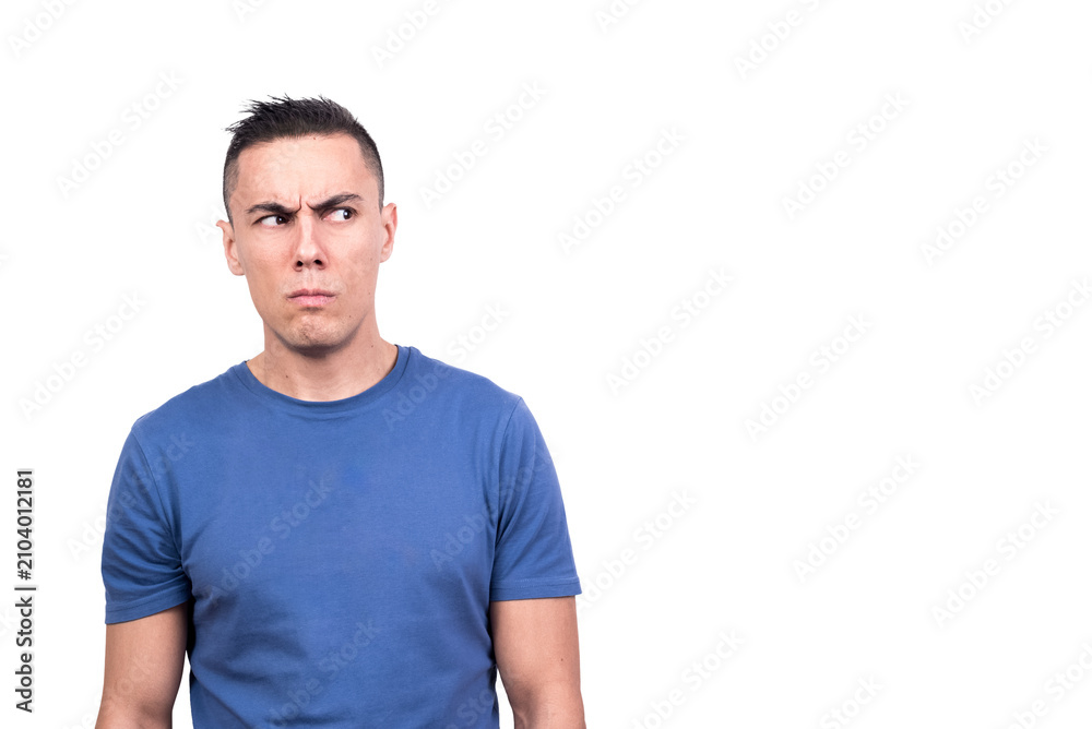 Fotografía Man looking to one side with a distrustful expression