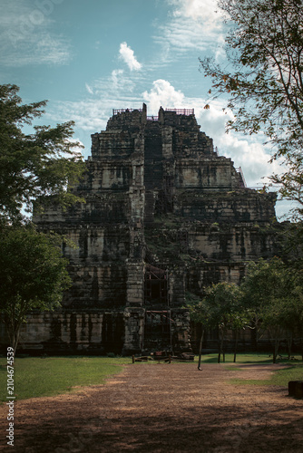 ancient mayan ruins